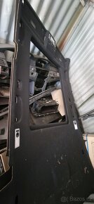 černý strop e61 - 4