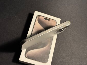 Apple iPhone 15 PRO - 4