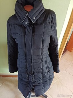 ČERNÁ PÉŘOVÁ DÁMSKÁ BUNDA zn. ESPRIT vel. M - 4