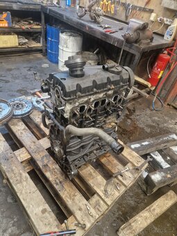Motor 1.9 tdi 77kw BXE, ale stejný s BKC, BJB - 4