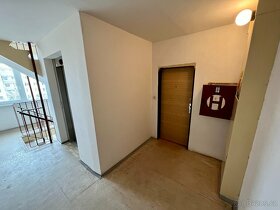 ›Rent-to-own‹ panelový byt 3+1 před rekonstrukcí - 4