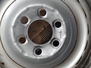 Dvě kola Mercedes 235/65R16C - 4