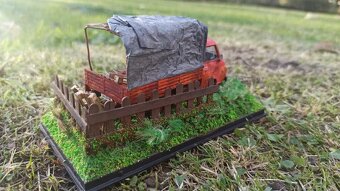 Diorama Škoda 1203 palety 1:43 - 4
