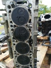 Prodám hlavu motoru 2.0HDi Peugeot 406 - 4