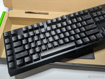 Mechanická klávesnice Razer blackwidow V4 x - 4
