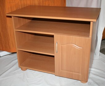 Stolek pod TV se skříňkou - 4