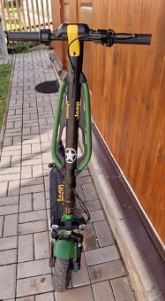 Elektrická koloběžka Jeep 2xe ADVENTURER - 4