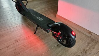 Elektrická koloběžka Gogen Voyager S801b - 4