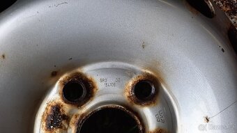 Plechová kola R16 Octavia a poklice - 4