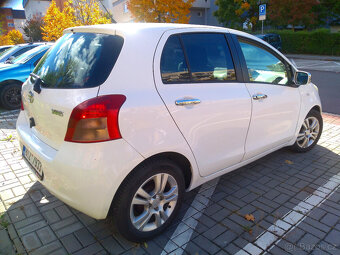 Prodám Toyota Yaris 1.0 51Kw benzín, r.11/06, nová v ČR. - 4