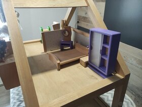 Dřevěný domeček pro panenky - 4