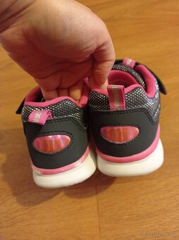 Dívčí sportovní boty, vel. 35 - 4