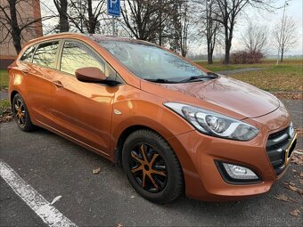 Prodám Hyundai i30 combi 1.6 88KW Najeto 72 000 Km - 4