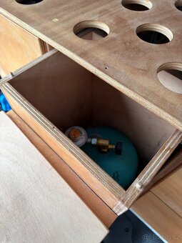 Camping obytná vestavba do dodávky - 4