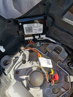 Prodám multifunkční volant Volkswagen 5H0 419 093 B YPG - 4