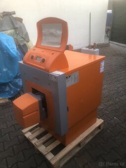 Prodám kotel na olej 17 - 20 Kw - 4