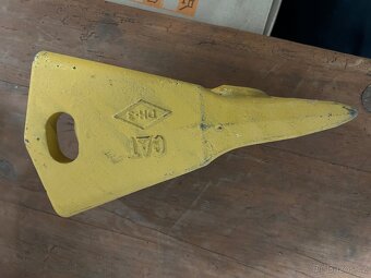 Zub na lžíci CAT 9W 2451 - 4