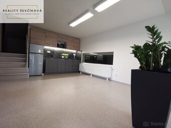 Pronájem komerčního objektu s halou, 400 m 2 + 400 m2 plochy - 4