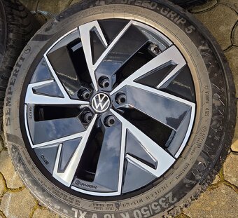 Pěkná zimní sada VW MULTIVAN T7 18" 5x120 235/50/18 - 4