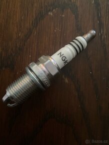 Prodam nove zapalovaci svicky NGK - 4