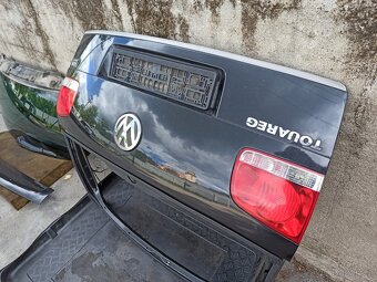 VW TOUAREG -- DVEŘE KUFRU - BEZ KOROZE - černá LC9Z - 4