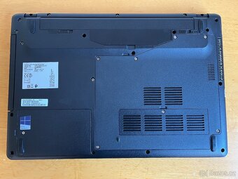 Fujitsu Lifebook A557 - 4