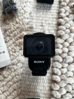 Sony fdr-x3000 s příslušenstvím - 4