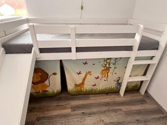 Dětská postel se skluzavkou a herním prostorem - 4