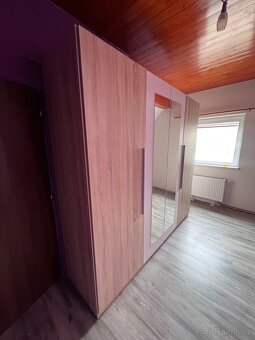 Šatní skříň - 4