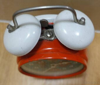 Retro dětský mechanický budík PRIM – medvídek a veverka - 4