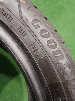4ks zanovni zimni 215/50/18 Goodyear - 4