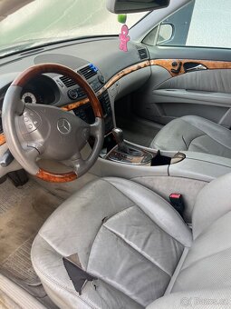 Prodám Mercedes E320 - 4