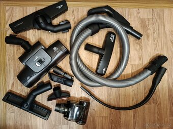 Bezsáčkový vysavač ETA Stormy Electronic - 4