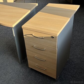 Kancelářský stůl - 4