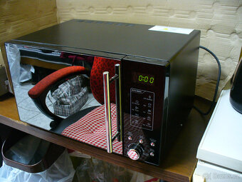 MIKROVLNKA  S GRILEM - 4