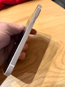 Prodám Apple iPhone 12, bílý 128GB - 4