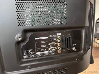 starší plazmová televize LG - 4