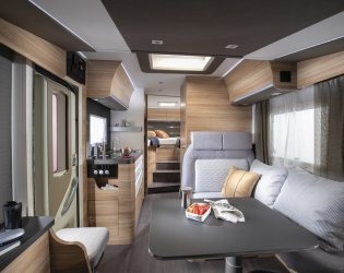 ADRIA SONIC 3.5t 2,3 Iveco 4místa 7M 600 OBYTNÉ AUTO VIP - - 4