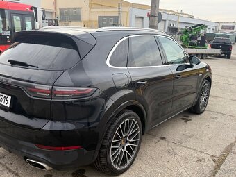 Porsche Cayenne - 4