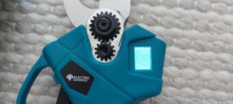 Aku 18V zahradní,nůžky,pila,teleskopická tyč 2,1m,NEW - 4