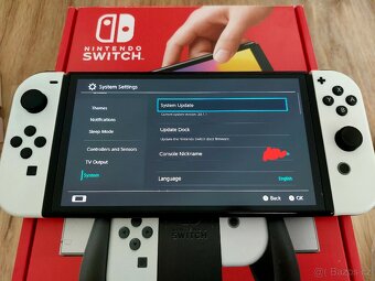Nintendo Switch OLED - Top stav - 4