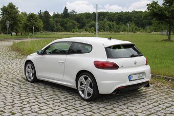 SCIROCCO R, 2.0TSI-195kw,6st.Manuál,Bi-Xen,R19,Kůže,PDC,2010 - 4