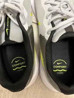 Pánské běžecké tenisky NIKE - 4