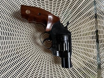 Flobertka Alfa model 620 revolver - 4