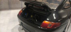 Porsche Carrera Út Models 1:18 - 4