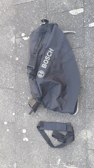 Fukar a vysavač listí Bosch Universal Garden Tidy - 4
