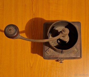 Starožitný mlýnek 2 - 4