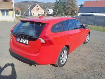 PRODÁM VOLVO V60 - 4