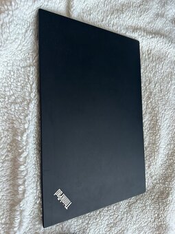 Lenovo ThinkPad T590 top stav - 4