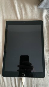 iPad Pro 9,7” 128gb v šedé barvě - 4